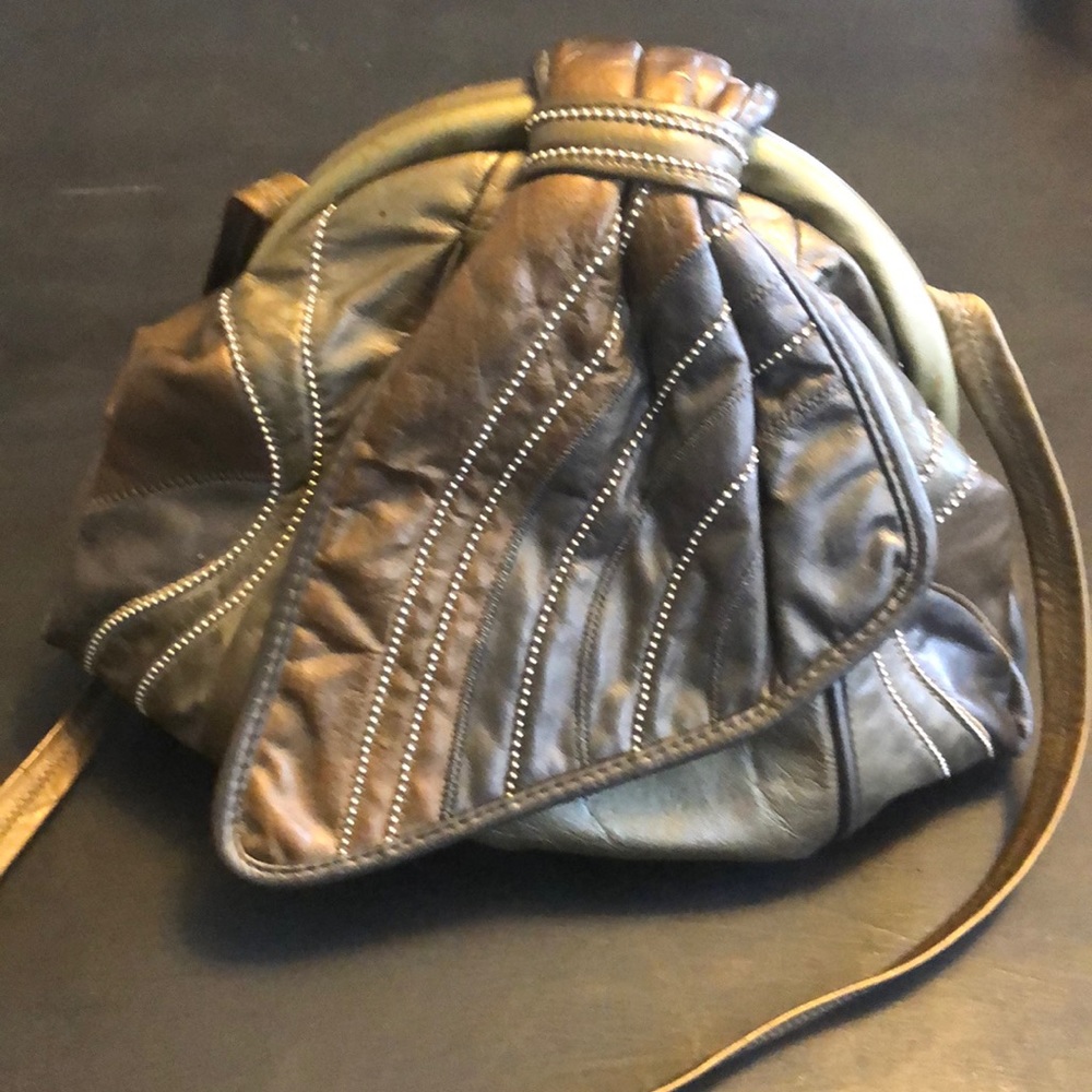 Crossbody purse